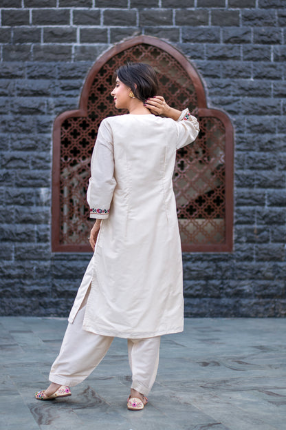 Cream Kurta Embroidery Co-Ord Set