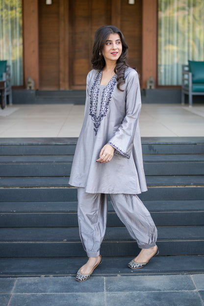 Grey Kurta Embroidery Co-Ord Set