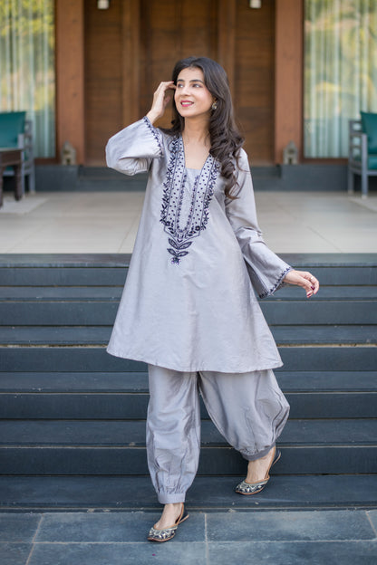 Grey Kurta Embroidery Co-Ord Set