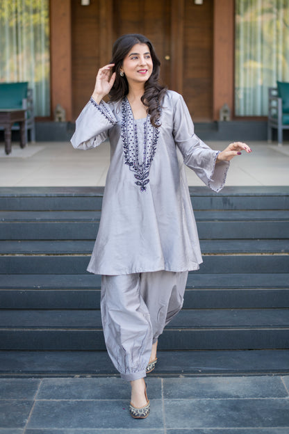 Grey Kurta Embroidery Co-Ord Set