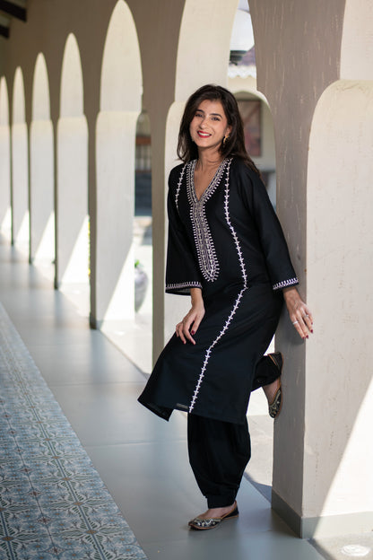 Black Long Kurta Embroidery Co-Ord Set