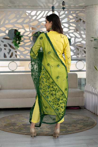 Yellow Kurta With Green Dupatta