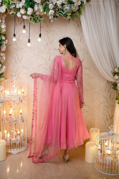 engagement dress india Top 15 Stunning Engagement Dress Ideas For Indian Bride