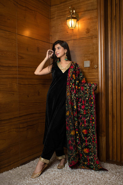 Black Heavy Dupatta Velvet Kurta Set