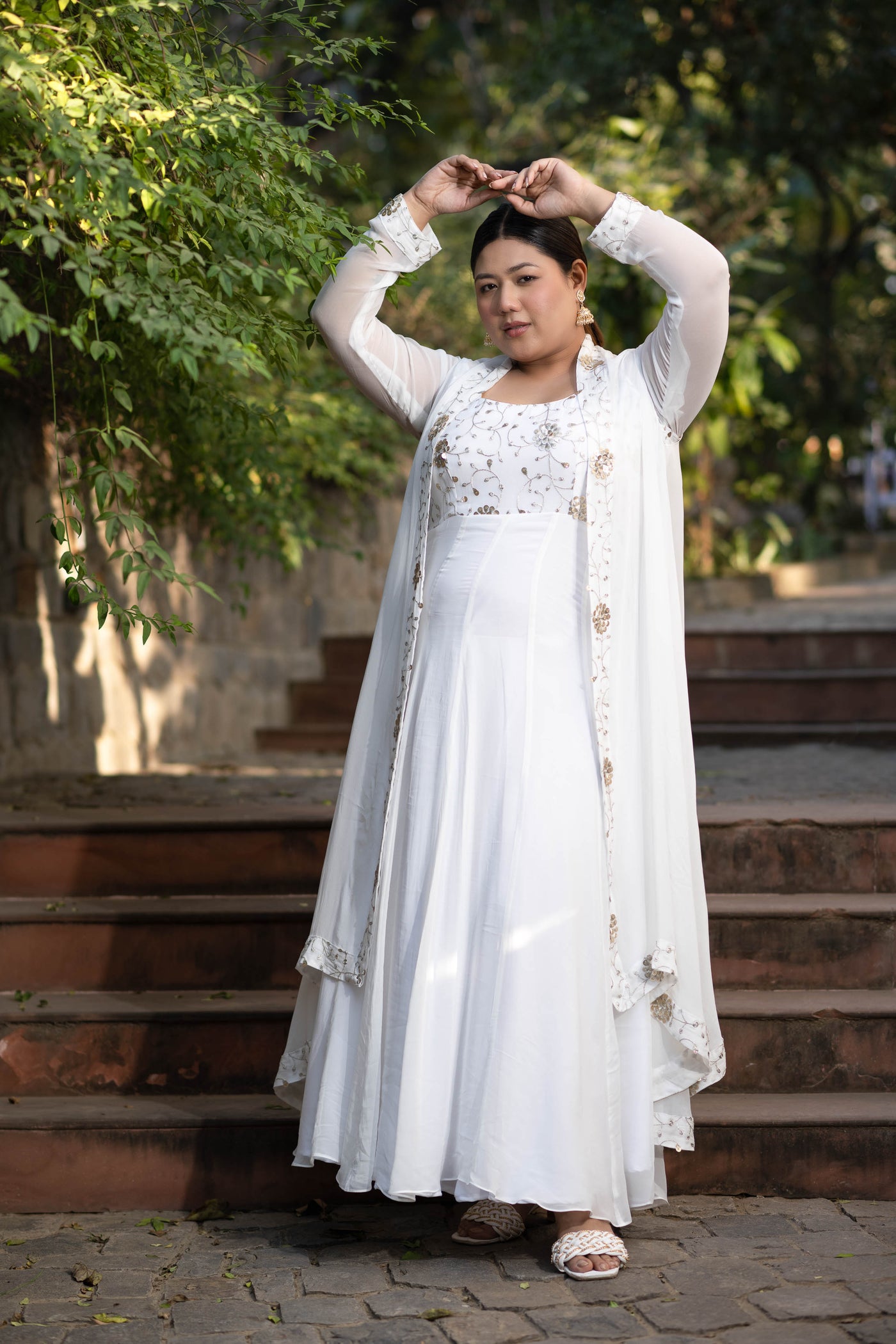 Plus Size Off White Jacket Gown With Sequin And Zari Work Set Of 2)