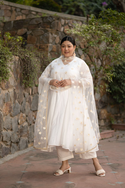 Plus Size White Chanderi Anarkali With Thread Work Dupatta