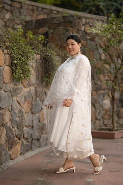 Plus Size White Chanderi Anarkali With Thread Work Dupatta